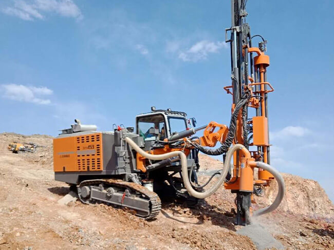 working site of jl453t integrated dth drilling rig